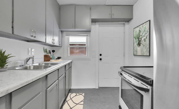 11-web-or-mls-9I3A9206-592×444