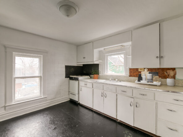 124.5-Barnes-Ave_08_L-592×444