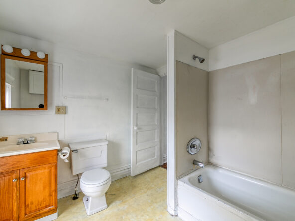 124.5-Barnes-Ave_14-592×444 (1)