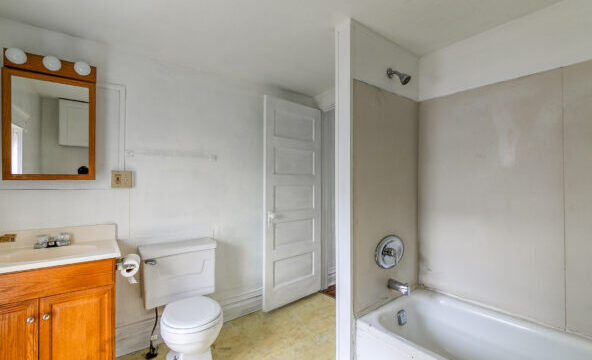 124.5-Barnes-Ave_14-592×444