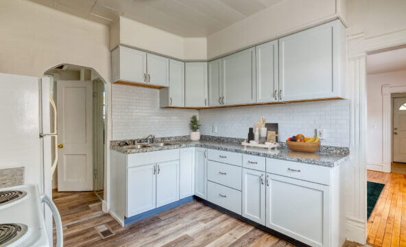 416-W-Saginaw_17_7_TH-592×444