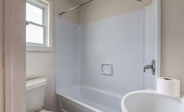 416-W-Saginaw_1_1-592×444