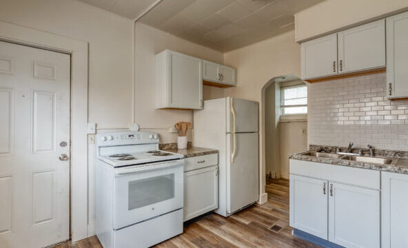 416-W-Saginaw_20_8_TH-592×444