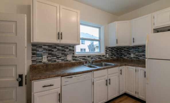 418-W-Saginaw_01-592×444