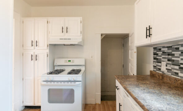 418-W-Saginaw_03-592×444