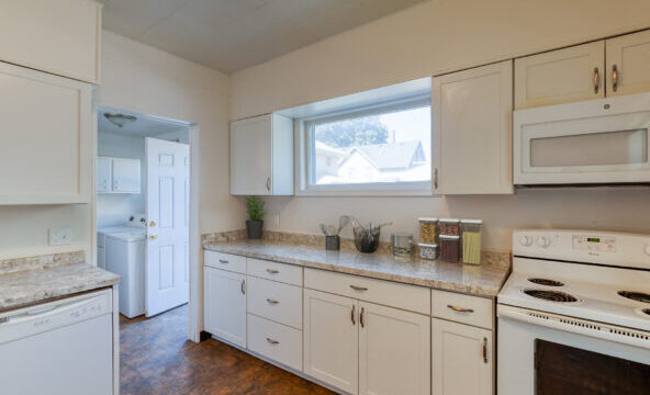 420_W_Saginaw_6_2_M-1-592×444