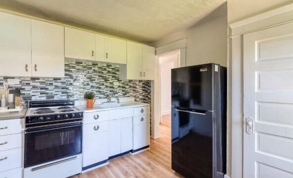 917_S_Pennsylvania_Ave_1_1_TH-592×444