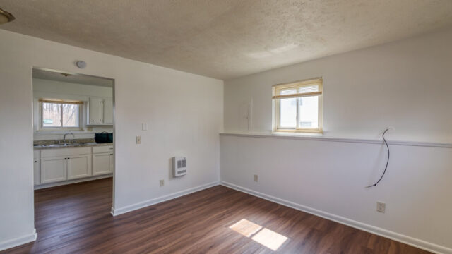 AAA0188_12-1170×785