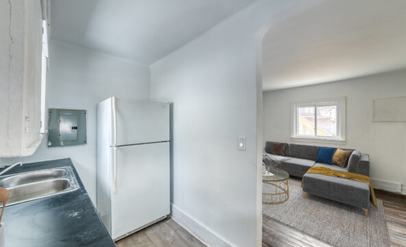 AAA0244_32_L-592×444