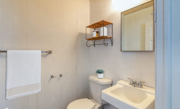 Half-bath_Thanh-592×444