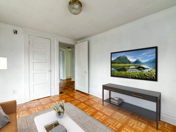 Living-2_TH-592×444