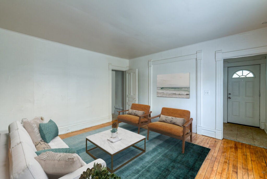 Modern Downtown Duplex: 2BR, Pets Welcome!