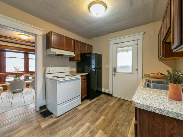 1028-N-Cedar_01_Q-592×444