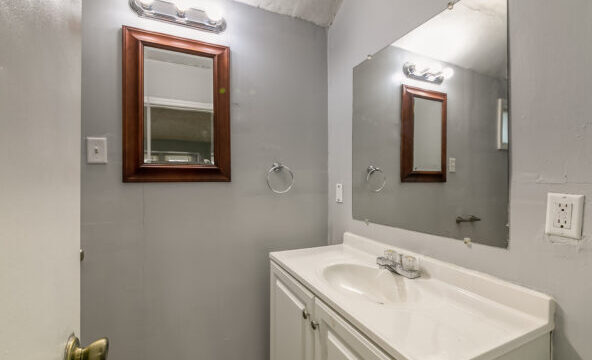 224-Crest-1_17-1-592×444