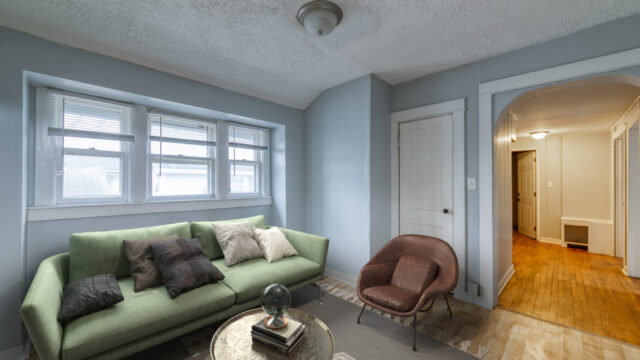 Living-to-hall_02-1170×785