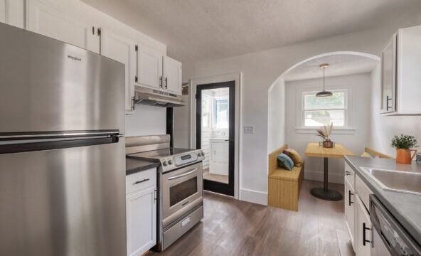 kitchen-and-nook_TH_03-592×444