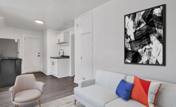 living-to-kitchen_H02-592×444