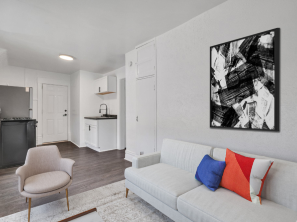 living-to-kitchen_H02-592×444